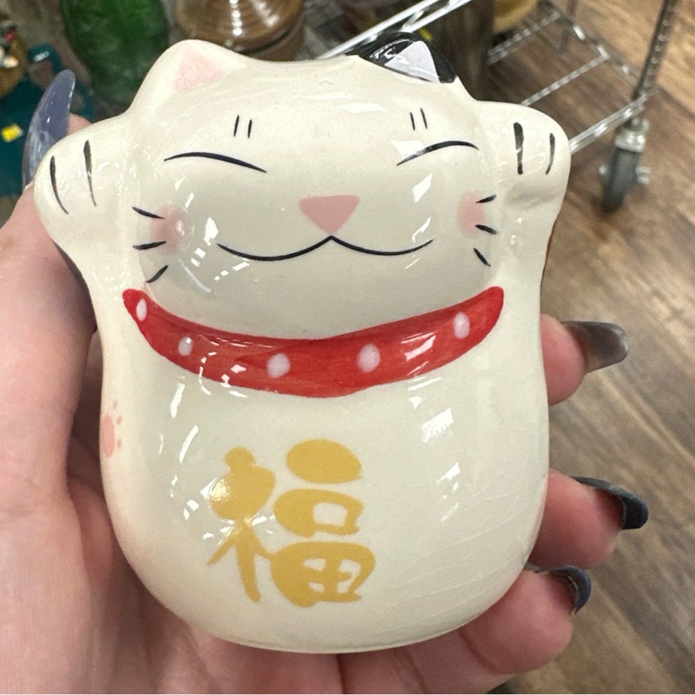 Unk Ceramic Maneki-Neko - Cream, Red, and Gold